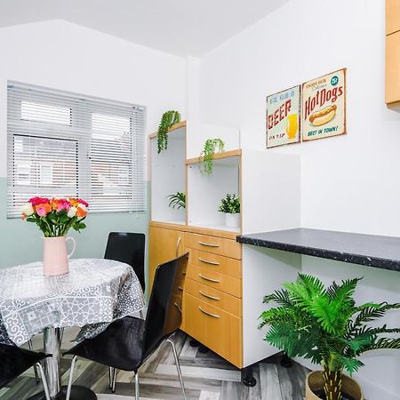 Harley House - Spacious Home With Free Netflix & Parking By Rocketbnb Coventry Kültér fotó