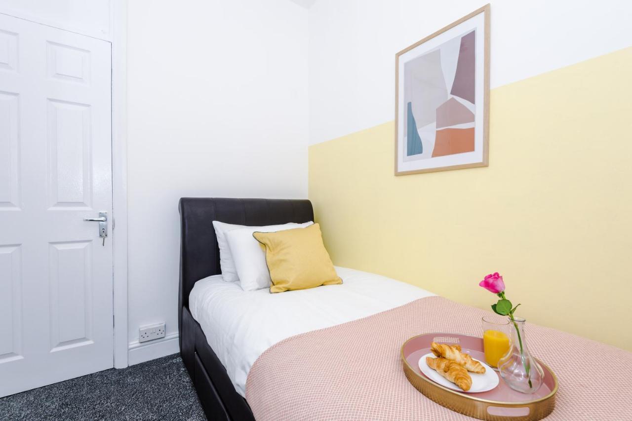 Harley House - Spacious Home With Free Netflix & Parking By Rocketbnb Coventry Kültér fotó