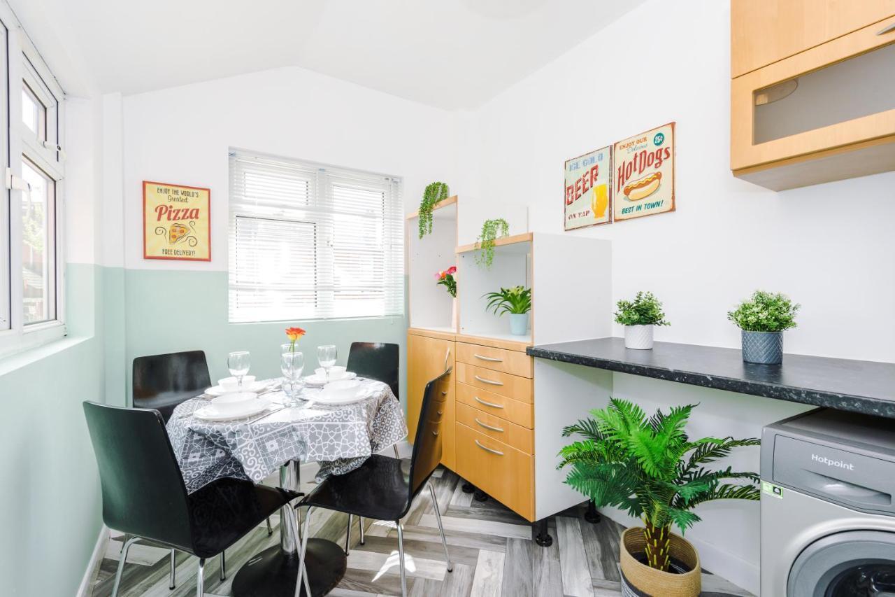 Harley House - Spacious Home With Free Netflix & Parking By Rocketbnb Coventry Kültér fotó